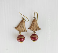 Festive earrings in red and gold
