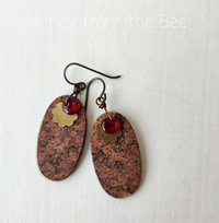 Flower earrings in red