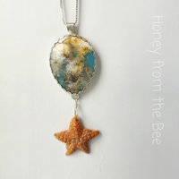 Beach pendant with plume agate and starfish