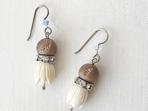 Crystal earrings with rose druzy and flower