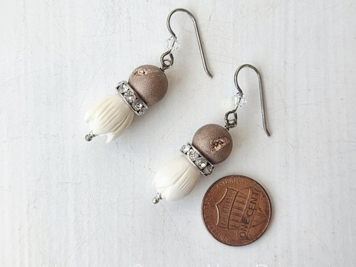 Dressy earrings in boho style