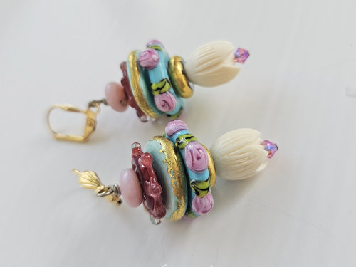Flower earrings in shades of ivory, pink, aqua and gold