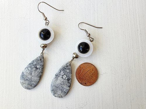 Dangle earrings in grey and white with pop of black