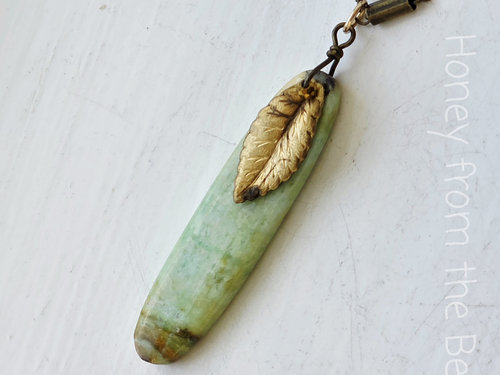 Nature pendant in green and gold