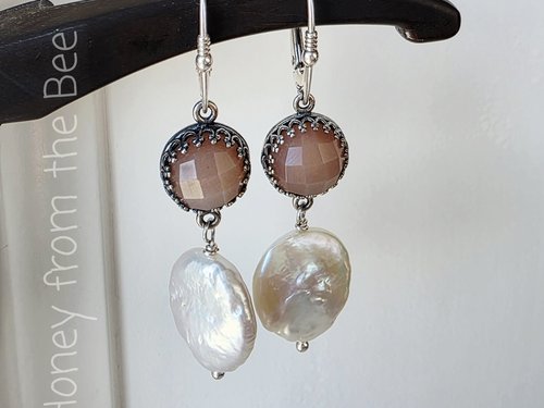 Mauve and white earrings