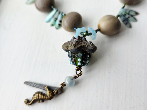 Summer Statement necklace in tan and aqua