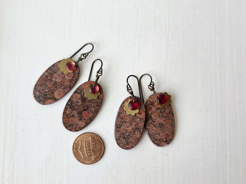 Gemstone earrings in red and pink