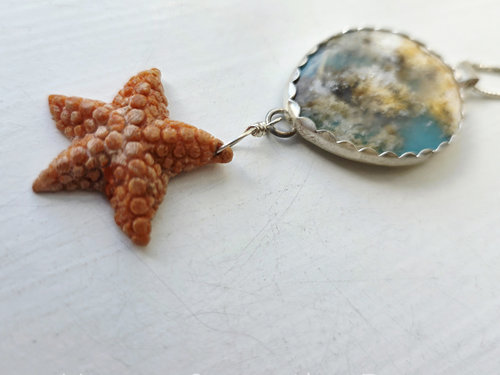 Starfish necklace with plume agate doublet