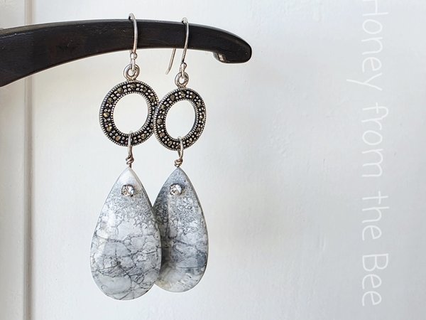 Marcasite earrings with jasper in grey and white