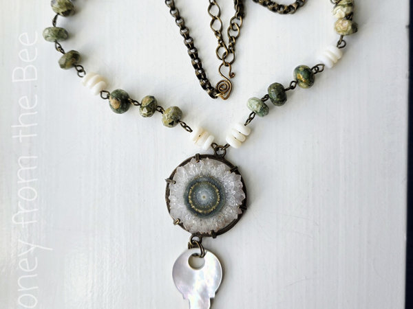 Stalactite and Rhyolite necklace in green and white