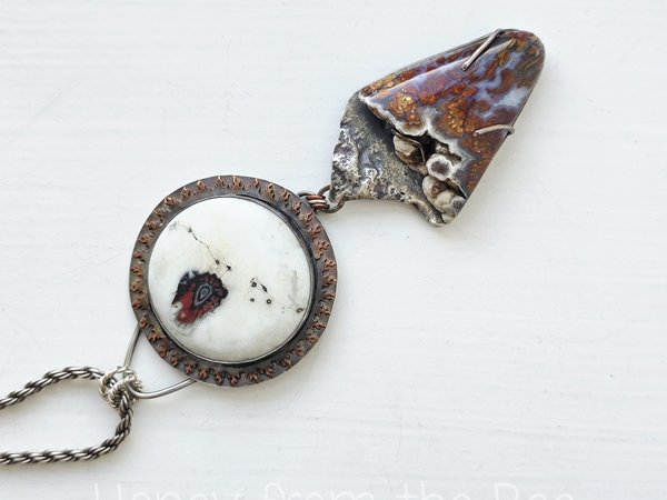 Plume Agate pendant with art glass cabochon 