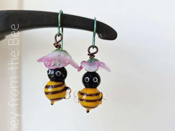 Honeybee earrings with pink flower